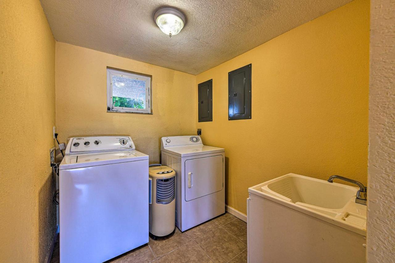 Lido Key Hideout With Patio And Yard And Walk To Beach! Sarasota Exterior photo